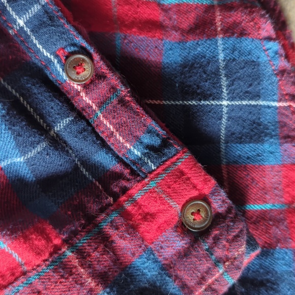 Hollister plaid button down shirt, 100% cotton - Picture 3 of 11